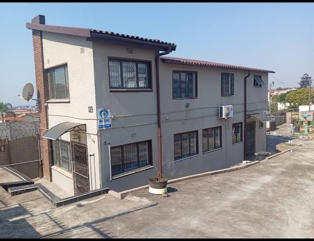 4 BEDROOM HOUSE FOR SALE IN CHATSWORTH CENTRAL